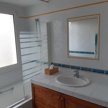 Surcouflepouliguen 60m2 Sur Le Port 4 Personnes