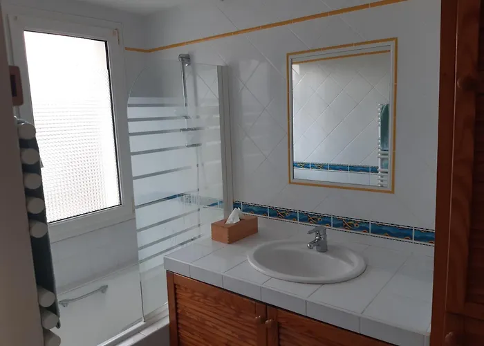 Surcouflepouliguen 60m2 Sur Le Port 4 Personnes