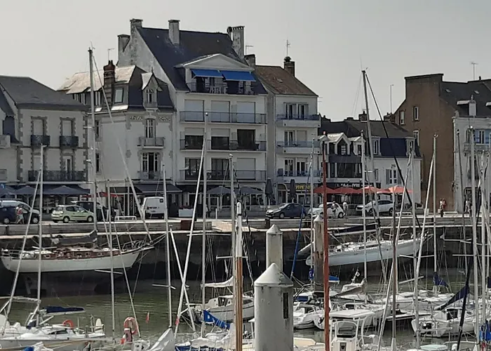 Surcouflepouliguen 60m2 Sur Le Port 4 Personnes